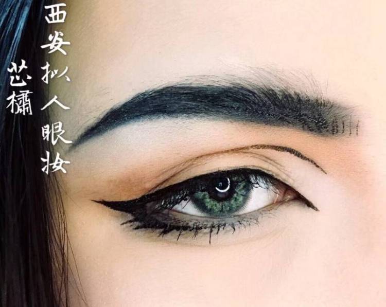 梁某某-贵州省·六盘水市·钟山区--先前有过在线下化妆店当过造型师以及化妆师。自己平时喜欢美妆。各方面能让自己变美的小东西。也有过拍摄和修图的经验和能力,这边可以接受寄拍。图片以及视频都可。身高在165体重微胖122更多偏向于美瞳以及小