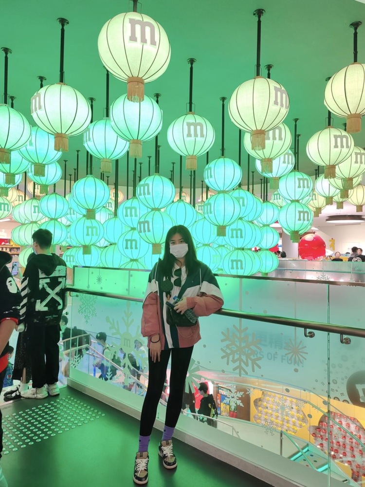 Palegg-贵州省·贵阳市·云岩区--接寄拍,会拍照,身高171cm,体重54kg,衣服饰品生活用品皆可