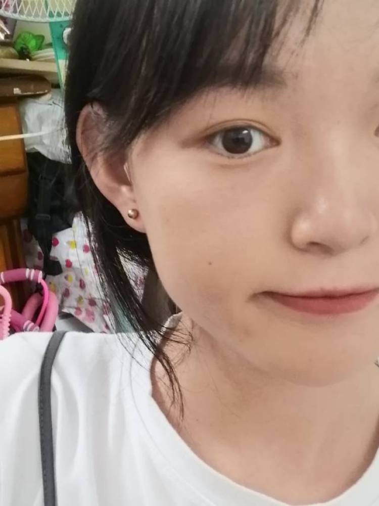 哈哈哈-河北省·唐山市·滦州市-微信-性别女,会化妆拍照且技术不错,拍摄可以外出采景,淘宝拼多多支付宝都可以用且信誉良好,抖音快手都有账号可以分享视频