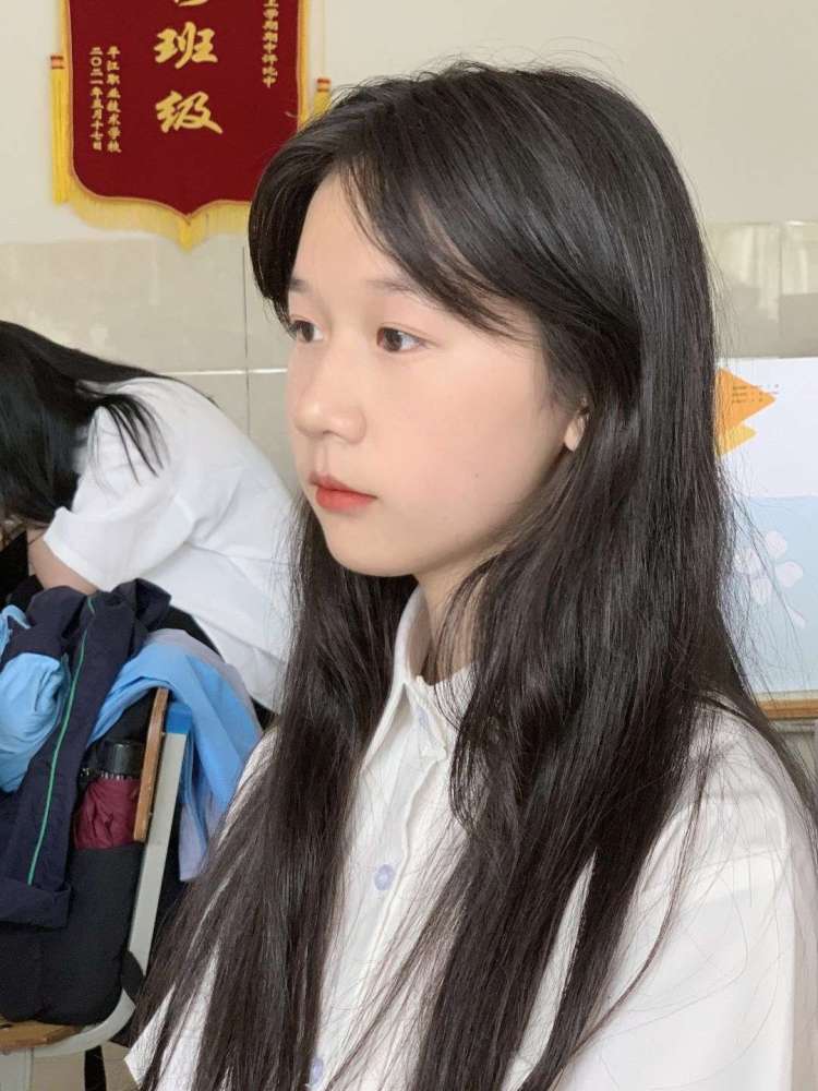 口乞不月半~-湖南省·岳阳市·平江县-***,快手,最右-可接服装,化妆品,生活用品等商品寄拍,会拍照P图,会穿搭空闲时间喜欢尝试各种拍照风格。身高160cm,体重40kg。欢迎商家愉快合作。☺️