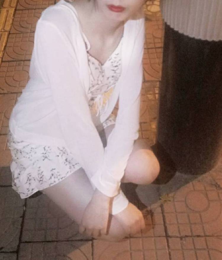 九.-陕西省·商洛市·商州区--身高173，体重94，接寄拍，会P图，价格合理就好，也只是想在暑假赚点零花钱，有意愿就立马联系我。