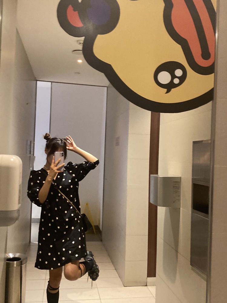 W.🌸-天津市·天津市·宝坻区--大一体育生,168、98,一个努力赚💰的00后,接寄拍,买家秀,开箱测评种草,一直在努力,未来可期!!✌️