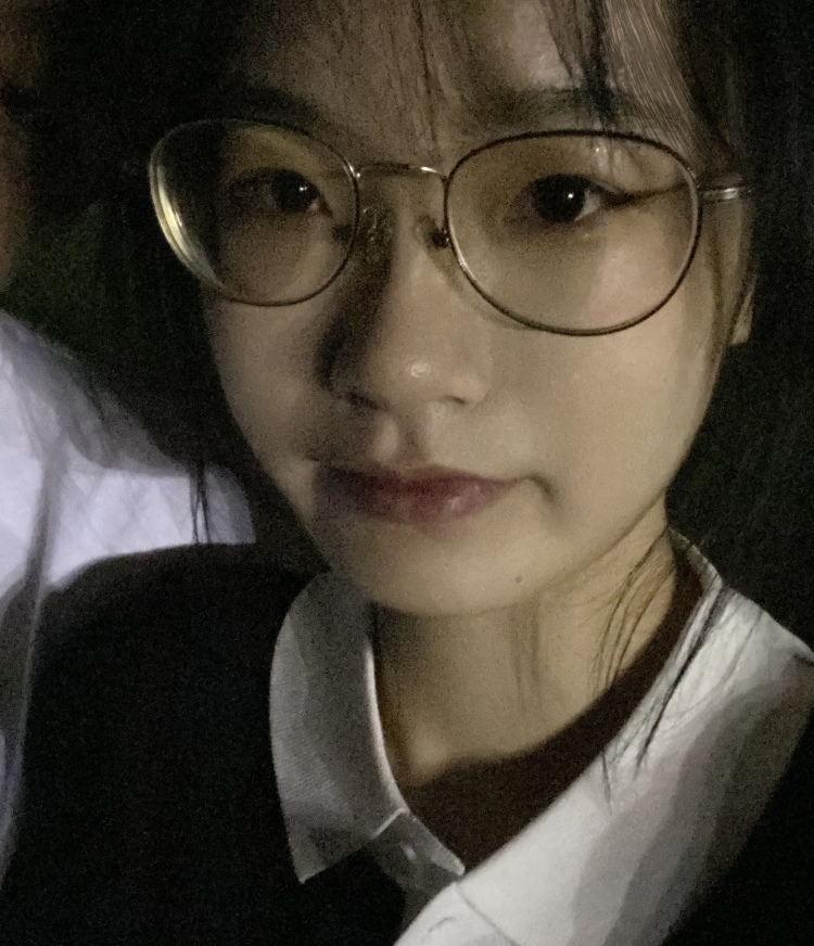 少7一点吧-江苏省·泰州市·靖江市-*** 微博-身高170 体重50kg 接买家秀 免费测用 南京在校大学生 可接校园推广