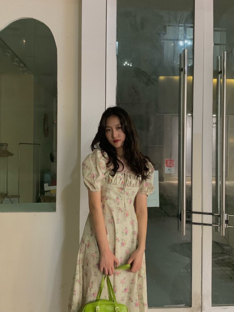 FRECKIEGIRL-四川省·德阳市·罗江区-微博-身高170体重110 平时喜欢拍照探店穿搭 经常玩微博*** 但很少发照片粉丝不太多(实事求是
