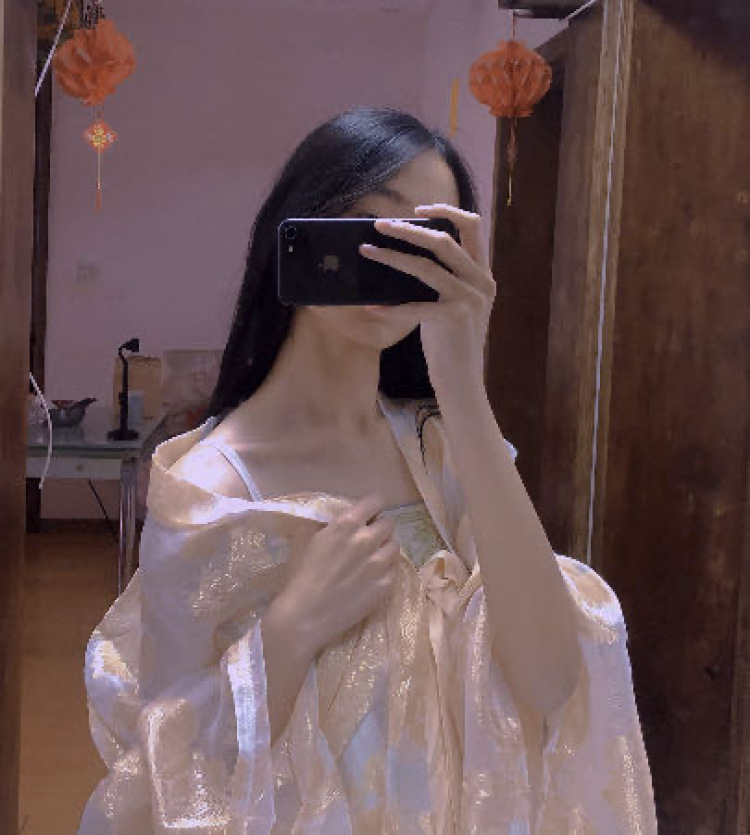 可乐-北京市·北京市·顺义区--hello我是可乐,现在是一名准大学生。希望趁着暑假能在这个平台找一份工作来赚点零花钱,平时也是很喜欢去附近公园里拍拍照。上高中之前学过十几年的舞蹈,身高171cm体重52公斤。希望找商家大大能够长期