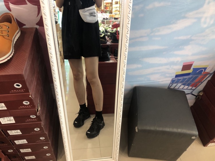 可乐-北京市·北京市·顺义区--hello我是可乐，现在是一名准大学生。希望趁着暑假能在这个平台找一份工作来赚点零花钱，平时也是很喜欢去附近公园里拍拍照。上高中之前学过十几年的舞蹈，身高171cm体重52公斤。希望找商家大大能够长期