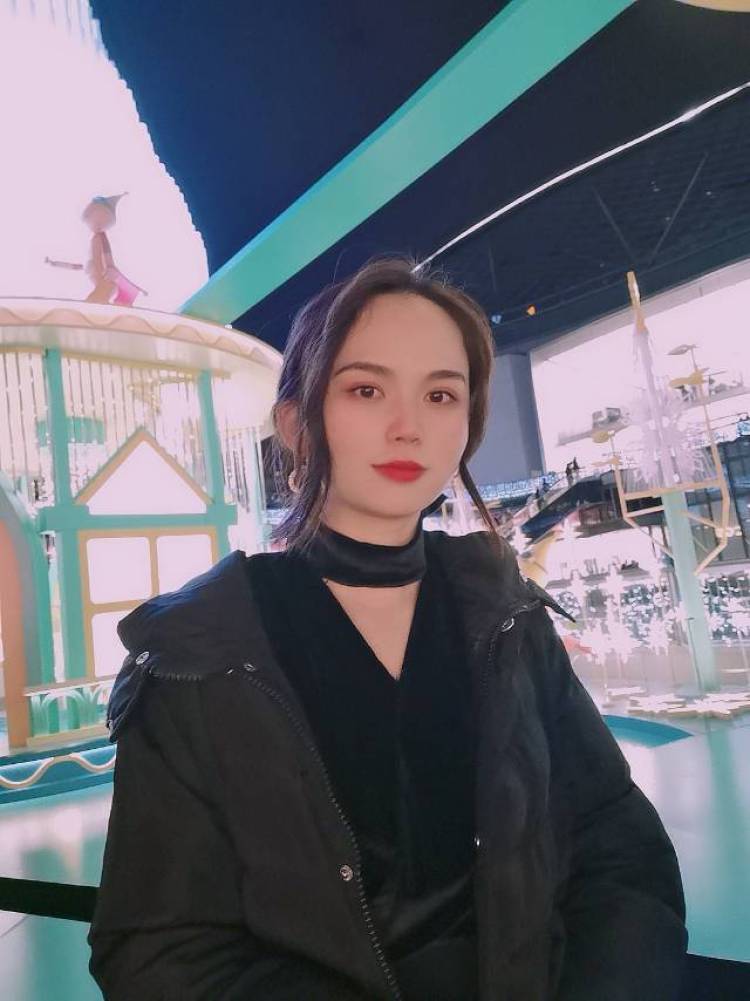 连小连-广东省·广州市·越秀区--可接寄拍，送拍，开箱测评，照片质量好，***种草，短视频种草