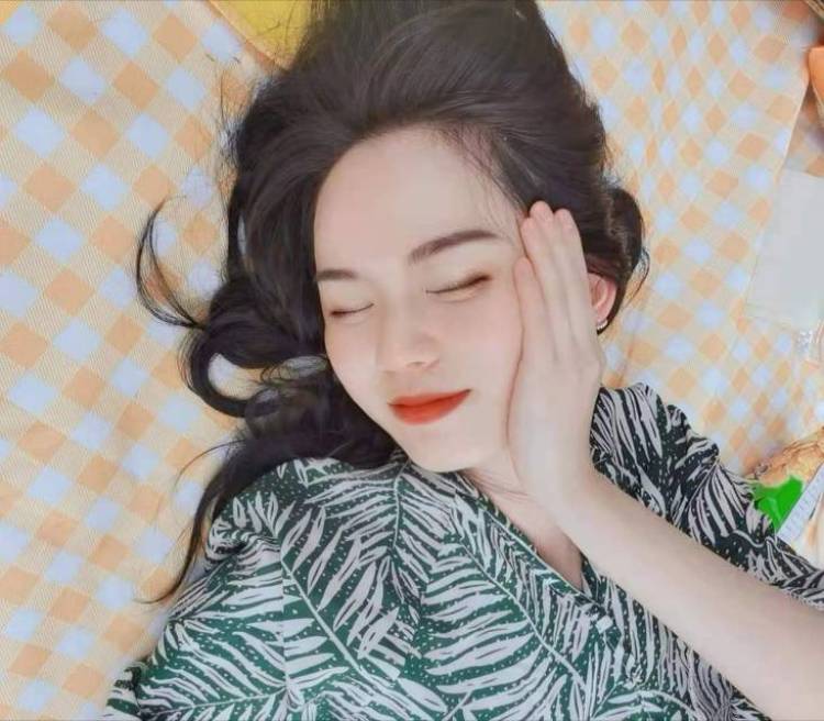 连小连-广东省·广州市·越秀区--可接寄拍,送拍,开箱测评,照片质量好,***种草,短视频种草
