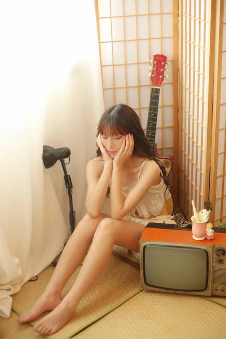 江川奈子.-江西省·南昌市·红谷滩区--学生，新人一枚，会p图 拍买家秀 身高165体重90，希望可以收到合作呀，多种风格都可以哦 苹果手机拍摄 像素清晰