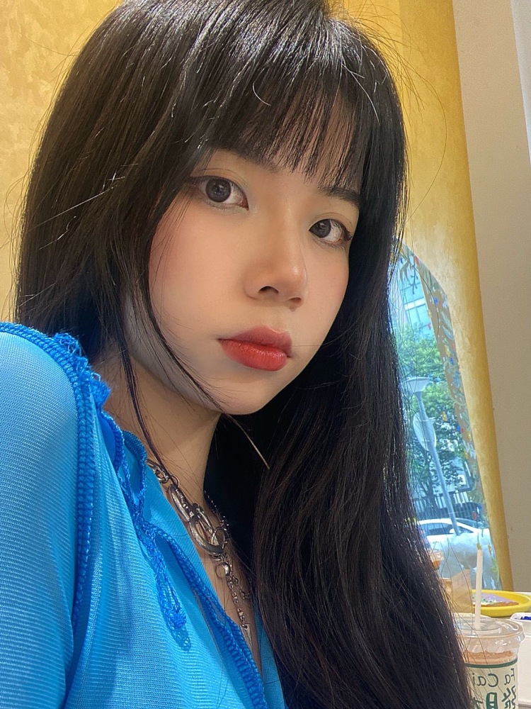 Passerby-浙江省·杭州市·上城区-抖音 ***-165 95 喜欢拍照可接寄拍买家秀擅长衣服的搭配
希望有商家找我