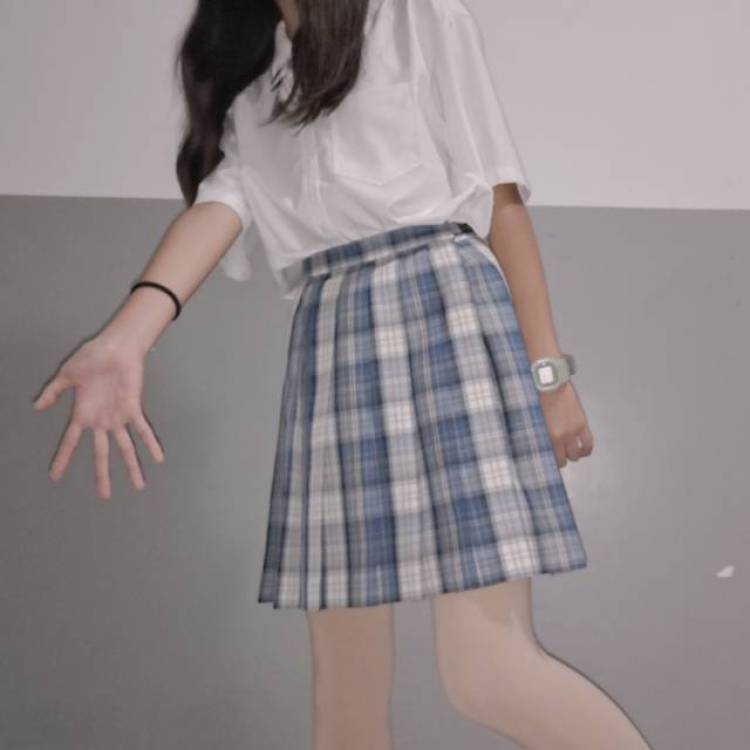 Atopos-湖北省·宜昌市·伍家岗区--接网拍啦！
如下：学生身高165体重90会p图，学过专业摄影。
佣金不限哦