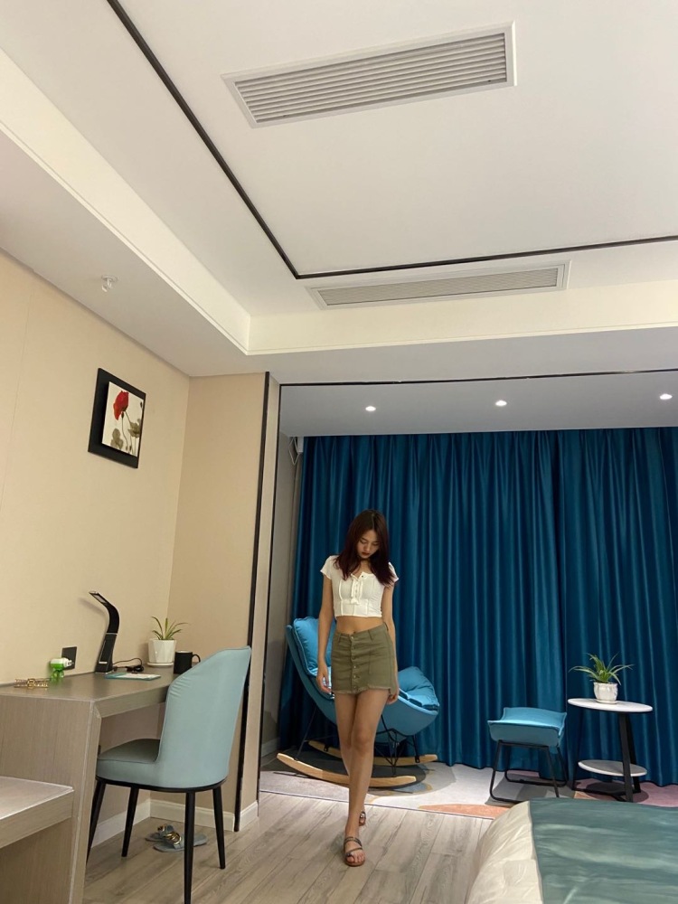 lucky girl。-贵州省·黔东南苗族侗族自治州·凯里市--特长 拍照 可拍买家秀 淘宝 身高165体重95 喜欢拍照📸