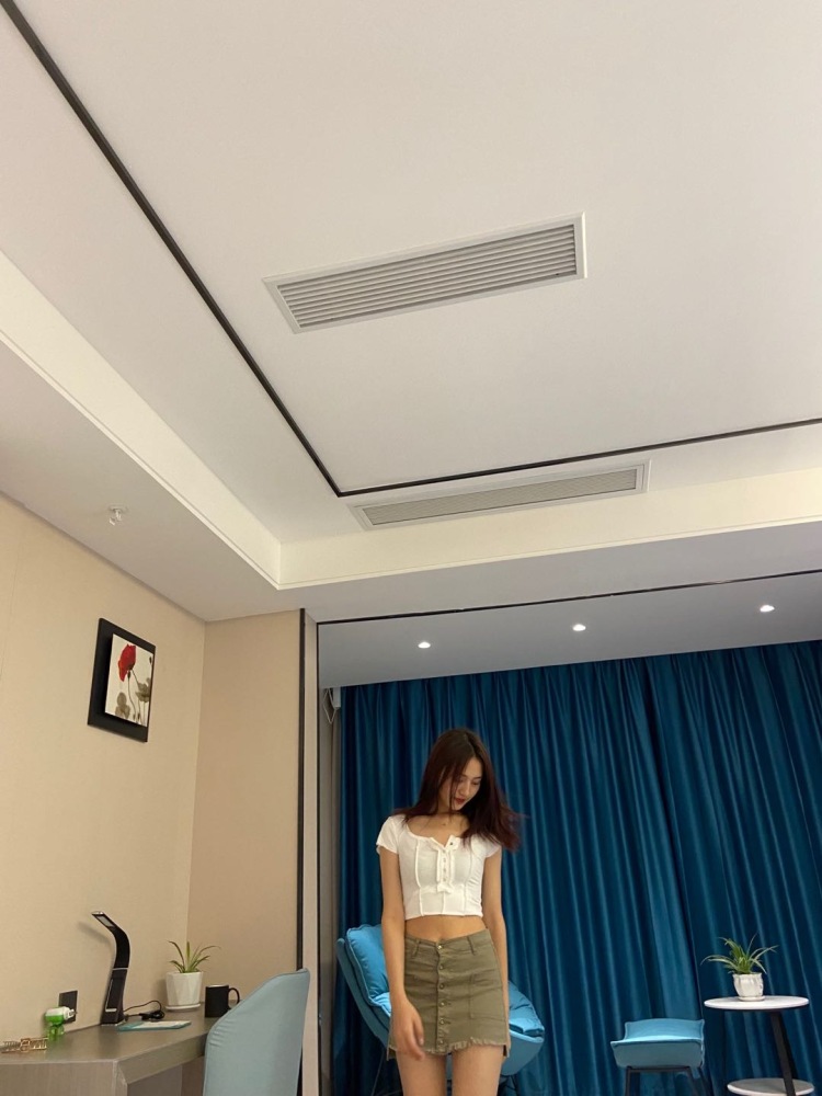 lucky girl。-贵州省·黔东南苗族侗族自治州·凯里市--特长 拍照 可拍买家秀 淘宝 身高165体重95 喜欢拍照📸
