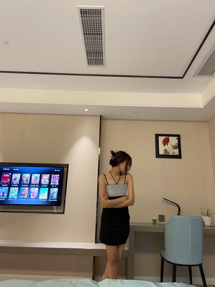 lucky girl。-贵州省·黔东南苗族侗族自治州·凯里市--特长 拍照 可拍买家秀 淘宝 身高165体重95 喜欢拍照📸