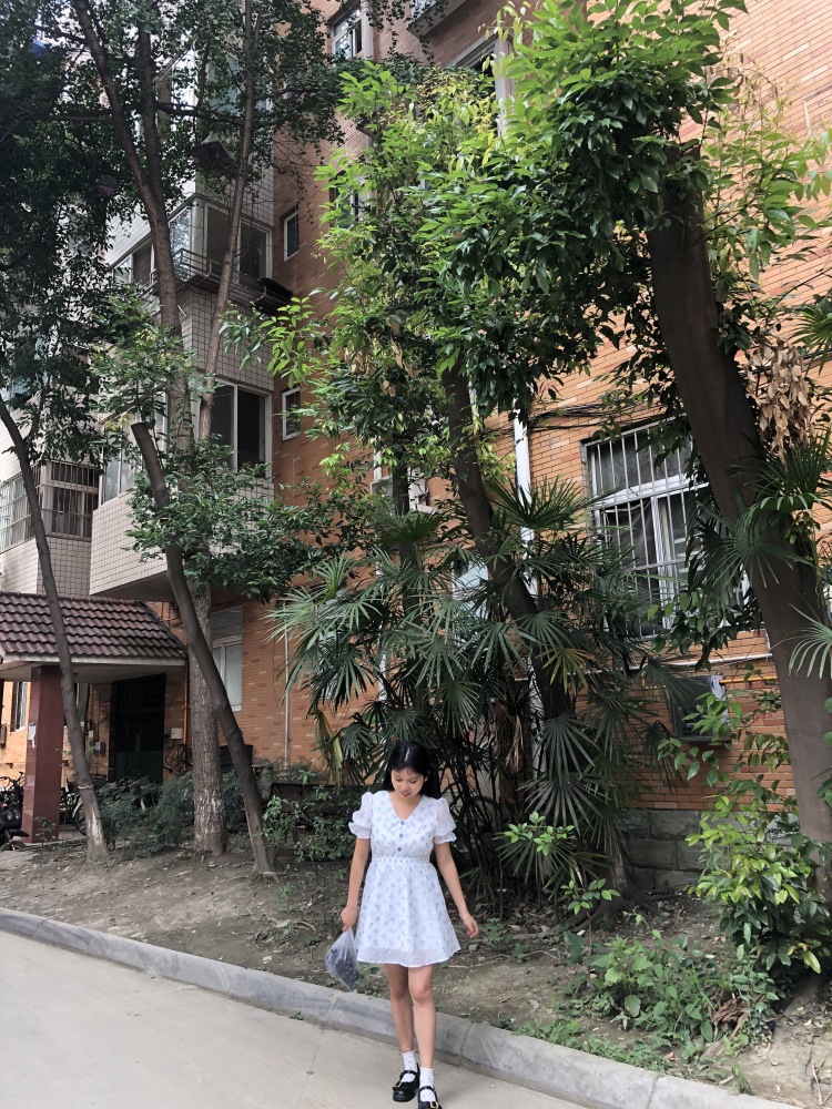 小着-四川省·成都市·双流区-抖音微博***-身高154
体重45
爱拍照，接各平台寄拍，
自由工作者，时间充裕，能花时间花精力琢磨寄拍，拍到您满意为止。