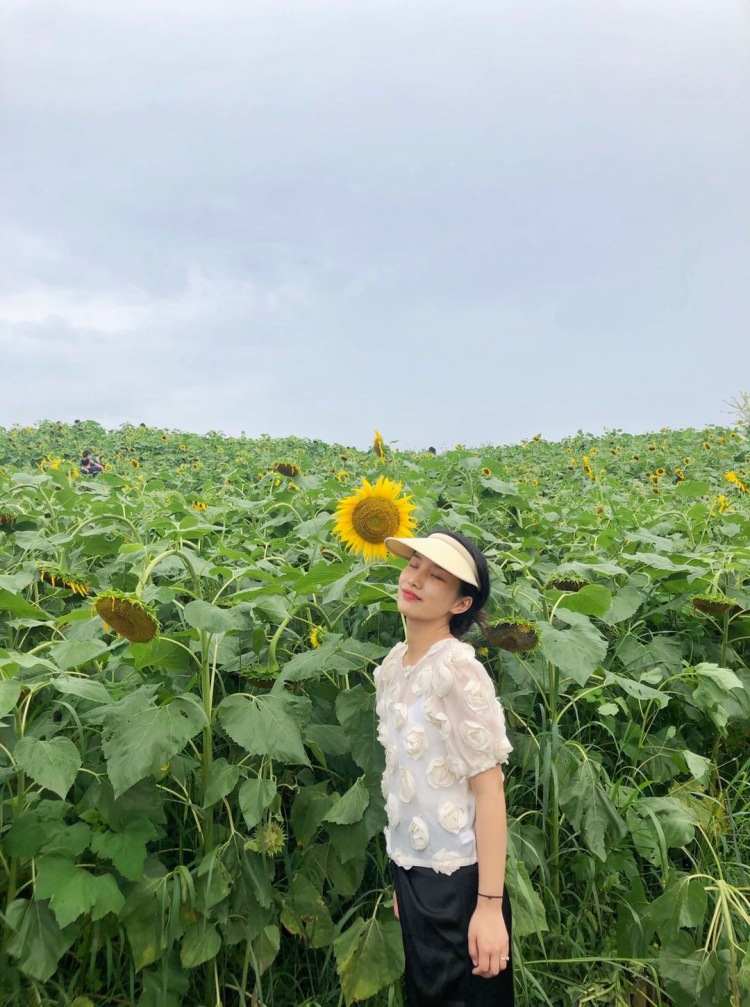 YSANen-重庆市·重庆市·渝北区-微博-接寄拍、出图快、喜欢拍照、会p图、身高165，体重48kg，可拍鞋、衣服、饰品等