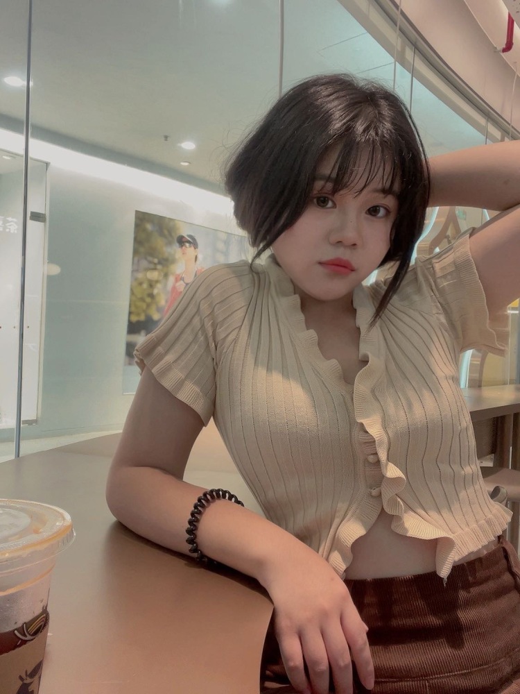 7-广东省·汕头市·潮阳区-抖音微博***-本人服装寄拍 儿童也可以/有侄女 软妹
风格：微胖 辣妹 休闲均可
各位需要的老板可以联系