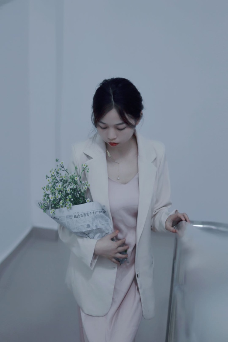 九月-贵州省·黔东南苗族侗族自治州·榕江县-抖音,***-大家好!我是九月
刚刚进来网红湾,请多指教!会拍照P图,有相机📷想接买家秀 寄拍 送拍、希望在这个平台可以多多接到单
艺名:九月
身份:素人模特
年龄:26
身高:157CM
体重:46KG
坐标:贵