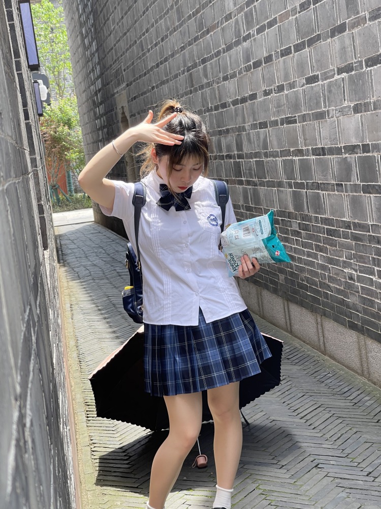 泽zen-亚-江西省·九江市·濂溪区--接寄拍 可以多种风格 想学习刚入门 本人162cm 目前105斤 在减肥中 希望被发现😁
