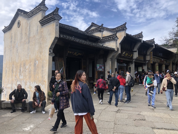 泽zen-亚-江西省·九江市·濂溪区--接寄拍 可以多种风格 想学习刚入门 本人162cm 目前105斤 在减肥中 希望被发现😁