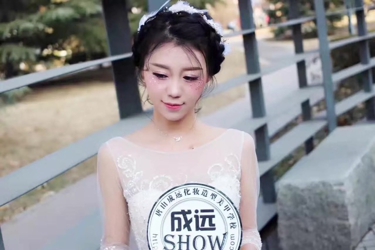 Aurora-河北省·唐山市·路南区-微博 *** b站 抖音-接寄拍 换拍 买家秀 软文推广 录制视频 探店打卡 新品测评 做过模特 会跳舞 做过化妆师 身高174cm 体重52kg 会用ps pr 剪映 各种手机修图 现闲赋在家 时间充裕 爱臭美爱拍照 可以