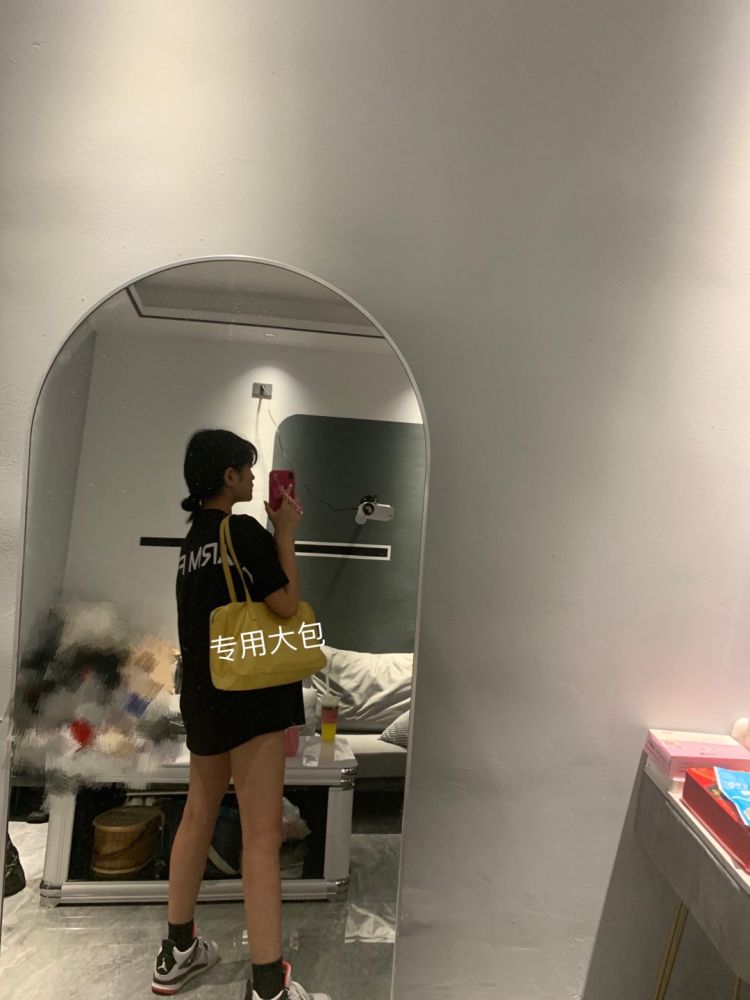 太阳-贵州省·贵阳市·南明区-***-本人喜欢跳舞拍照会P图,希望通过这个平台赚取一些生活费。现在暑假在家,比较适合买家秀,种草笔记软文创作发布。