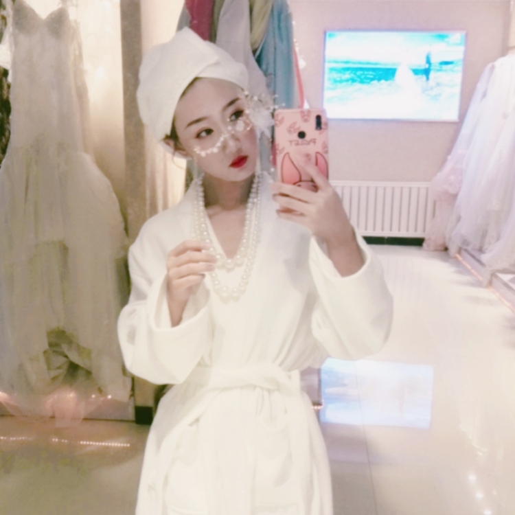 卡坦精🐰-新疆维吾尔自治区·博尔塔拉蒙古自治州·精河县--本人身高162，体重90斤，会拍照，会P图，可接淘宝买家秀，寄拍，送拍。