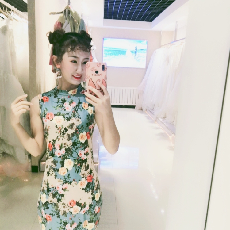 卡坦精🐰-新疆维吾尔自治区·博尔塔拉蒙古自治州·精河县--本人身高162，体重90斤，会拍照，会P图，可接淘宝买家秀，寄拍，送拍。