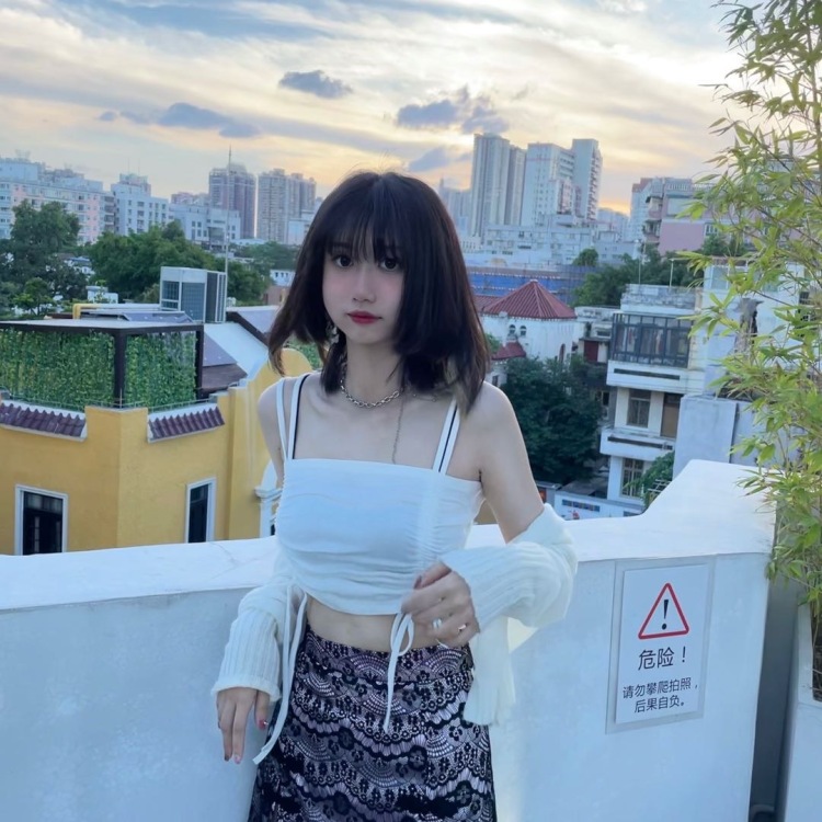 蹦想喝奶茶的小雨-广东省·广州市·荔湾区-抖音 微博 *** 淘宝-我比较喜欢甜美甜酷日系风,对穿搭有自己的见解,喜欢拍照和旅游。希望能接接淘宝买家秀和探店的单子