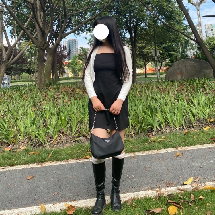 RONG-四川省·成都市·双流区-抖音/微博/***/快手-有做过买家秀和平台推广的经验,一个公司的小职员,会简单的ps喜欢拍照身高165体重58懂搭配