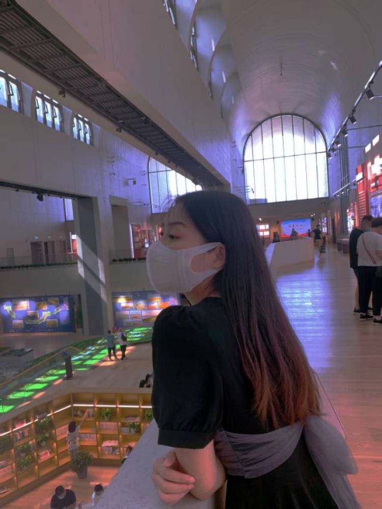 阿茹-河北省·石家庄市·长安区-抖音,微博,***-接买家秀服饰,包包,饰品都可 喜欢拍照,会p图调色 ,可以长期合作哦