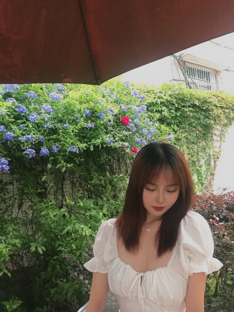 婷婷-云南省·德宏傣族景颇族自治州·芒市-抖音，***，微博-可接寄拍、买家秀、送拍、探店、种草。会修图，爱拍照。
蹲靠谱商家，希望我们都是彼此寻找所需要的人，希望我们之间能有完美且认真的合作。