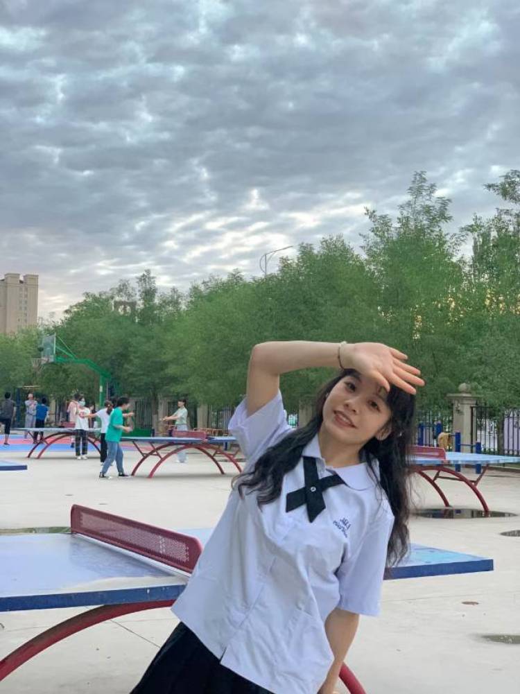 楠哥快来吃荔枝-宁夏回族自治区·银川市·西夏区-抖音微博知乎***快手b站-18岁大一在校生文艺部 158/51kg 会p图唱歌跳舞等(有在学院晚会表演过)唱歌 微博黄v粉丝数114 tb账号三钻 买家秀 开箱测评种草 接寄拍送拍等 平台有抖音微博知乎***快手b站