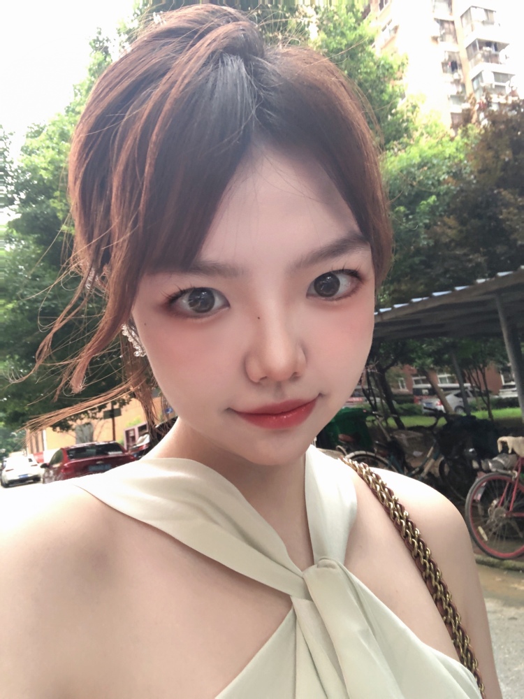 带刺小玫瑰-湖北省·武汉市·江汉区--身高165 体重100斤
诚信合作 积极配合
接寄拍、淘宝卖家秀等