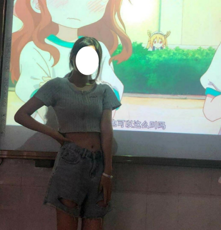 Jay-浙江省·台州市·路桥区-抖音微博快手-会爵士一点点钢琴 现在是一名学生接寄拍梦想是收到好多好多好多快递然后拍拍拍是一名非常敬业的买家秀~