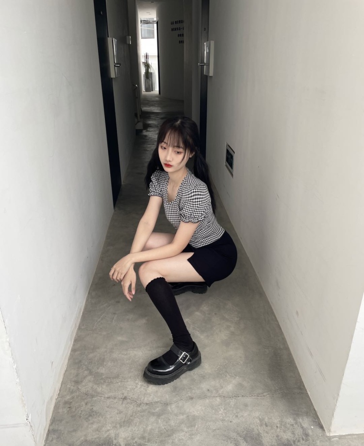 橙子-福建省·泉州市·鲤城区-抖音快手***微博-大家好！我是橙子
接寄拍，服饰，有拍照经验，擅长自拍，修图，有耐心，风格多变
年龄：18
身高：160CM
体重：95KG
坐标：福建省·泉州市·鲤城区
#泉州市# #模特# #网红# #kol# #