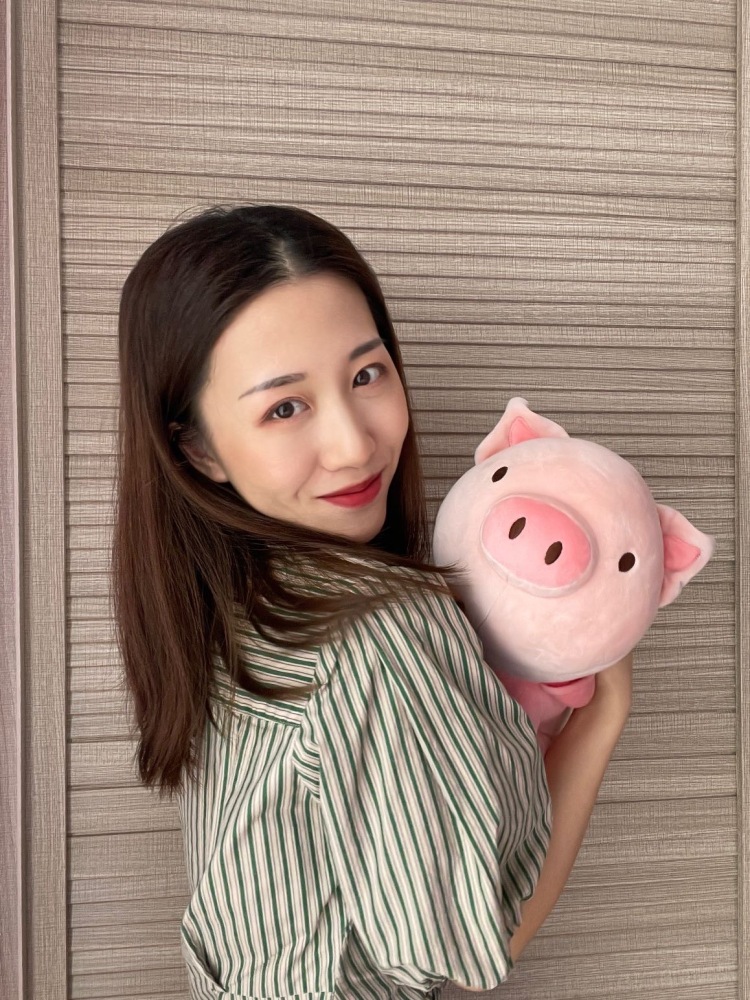 张同学-重庆市·重庆市·綦江区-抖音,***,-本人是做微商的,同时也在买衣服,自己穿版,发朋友圈卖货,会调色,修图,拍照📷,身材瘦,可接单服装买家秀,认真合作,希望有长期合作。