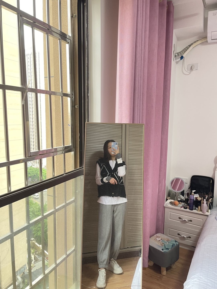 张同学-重庆市·重庆市·綦江区-抖音,***,-本人是做微商的,同时也在买衣服,自己穿版,发朋友圈卖货,会调色,修图,拍照📷,身材瘦,可接单服装买家秀,认真合作,希望有长期合作。