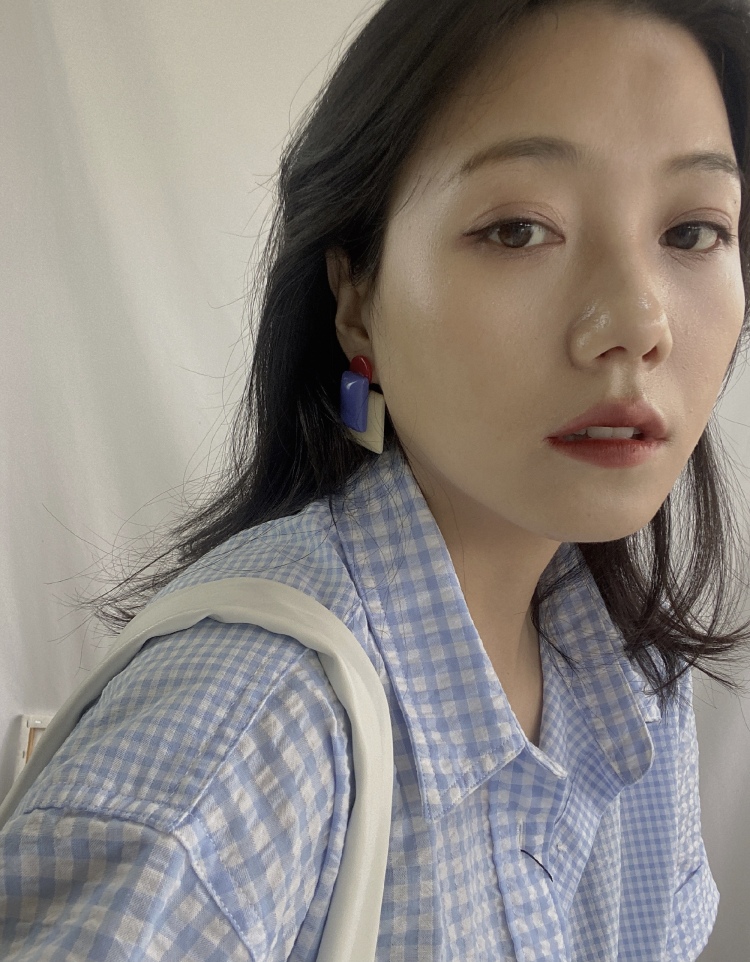 👗👗岳岳👗👗-河北省·石家庄市·新华区--一个长相不普通的普通女孩,喜欢拍照,摄影!
接单范围:买家秀、免费试用、开箱测评、探店打卡,种草笔记软文创作及发布。