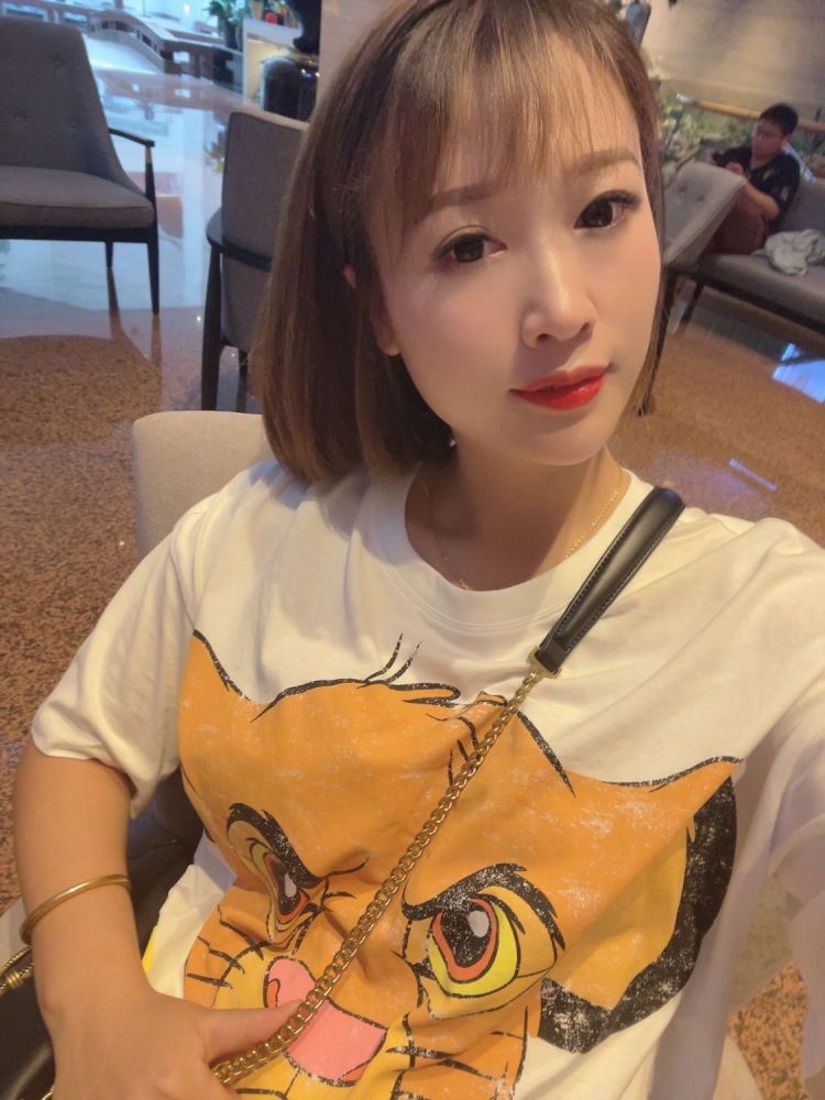 💄羽西、小美👄-山东省·济南市·槐荫区-抖音快手***-身高160体重115.喜欢拍照P图，寄晒，来家秀，抖音直播带货都可以。诚信第一出图快