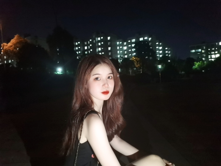 溺-湖南省·湘潭市·雨湖区-抖音 微博 ***-接寄拍 衣服鞋袜首饰皆可 
19  学生 身高167 体重92 平时喜欢拍拍照 修图