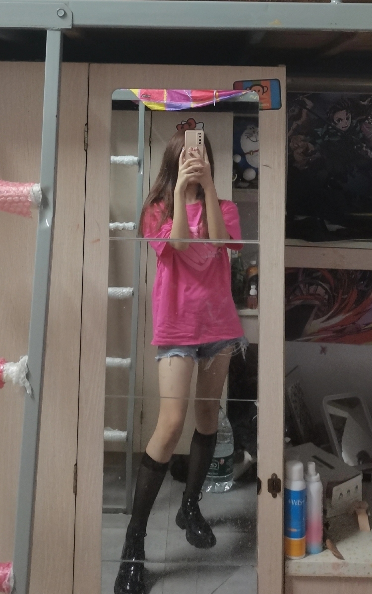 溺-湖南省·湘潭市·雨湖区-抖音 微博 ***-接寄拍 衣服鞋袜首饰皆可 
19  学生 身高167 体重92 平时喜欢拍拍照 修图