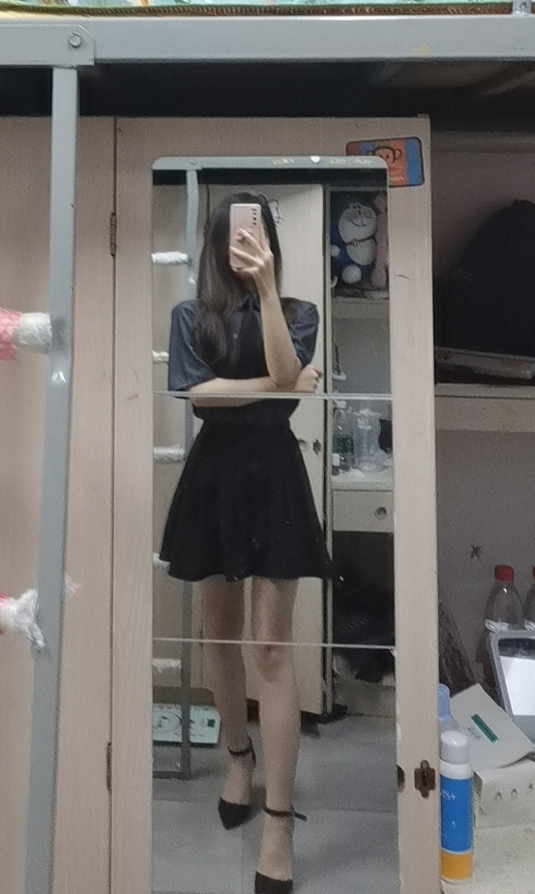溺-湖南省·湘潭市·雨湖区-抖音 微博 ***-接寄拍 衣服鞋袜首饰皆可 
19  学生 身高167 体重92 平时喜欢拍拍照 修图