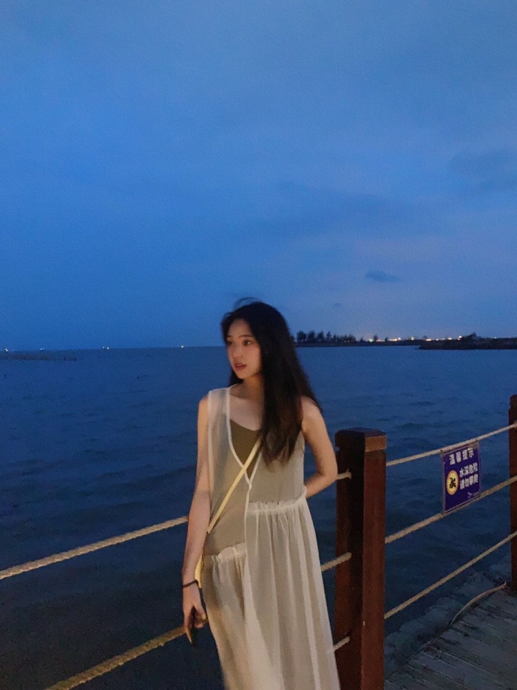Hw-广东省·湛江市·徐闻县-抖音,快手-一名学生,我的兴趣爱好是拍照修图,喜欢种草,身高163,体重94斤可以接穿搭,美妆,饰品的寄拍