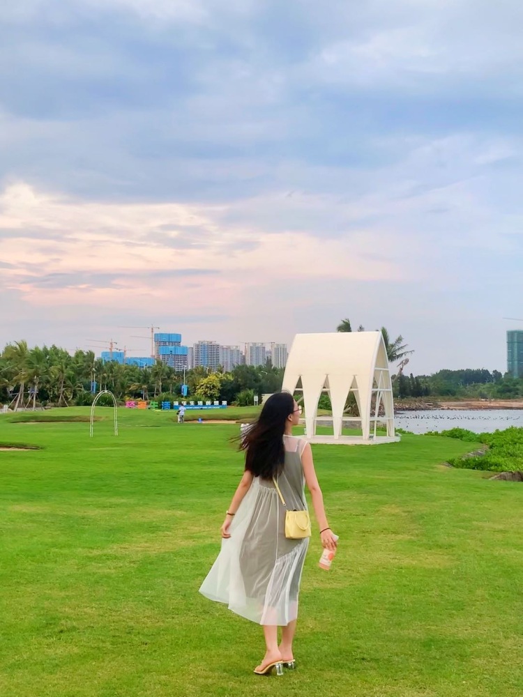 Hw-广东省·湛江市·徐闻县-抖音,快手-一名学生,我的兴趣爱好是拍照修图,喜欢种草,身高163,体重94斤可以接穿搭,美妆,饰品的寄拍