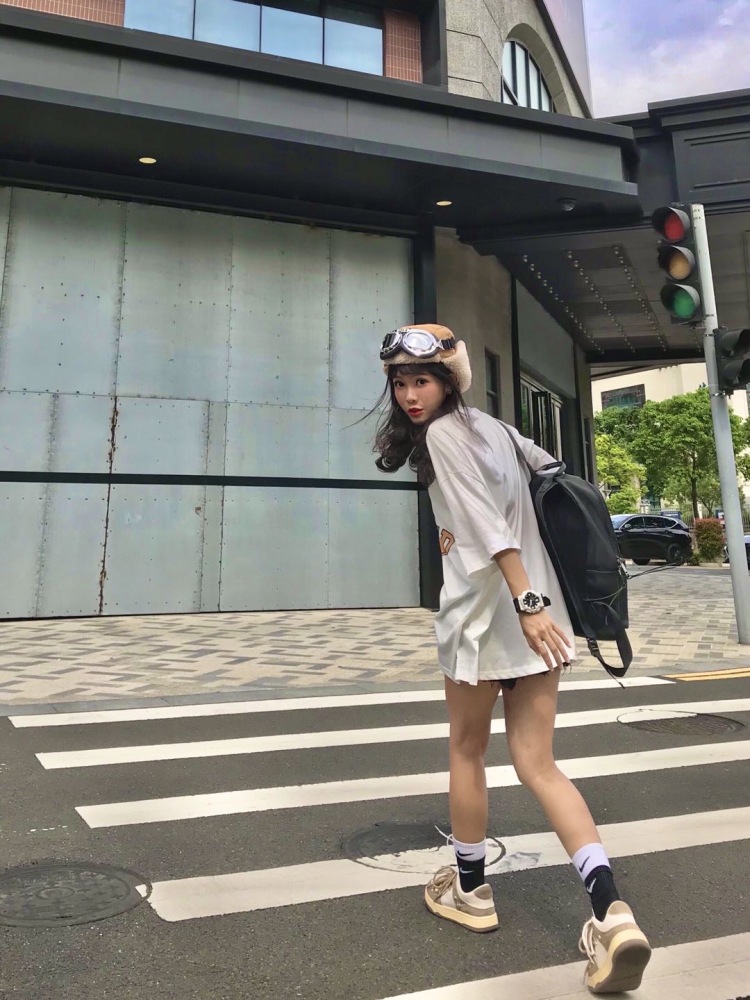 惡童君-广东省·中山市·石岐街道--擅长穿搭,饰品配件等均可驾驭,可塑性强~出图快,质量高,人nice哈哈