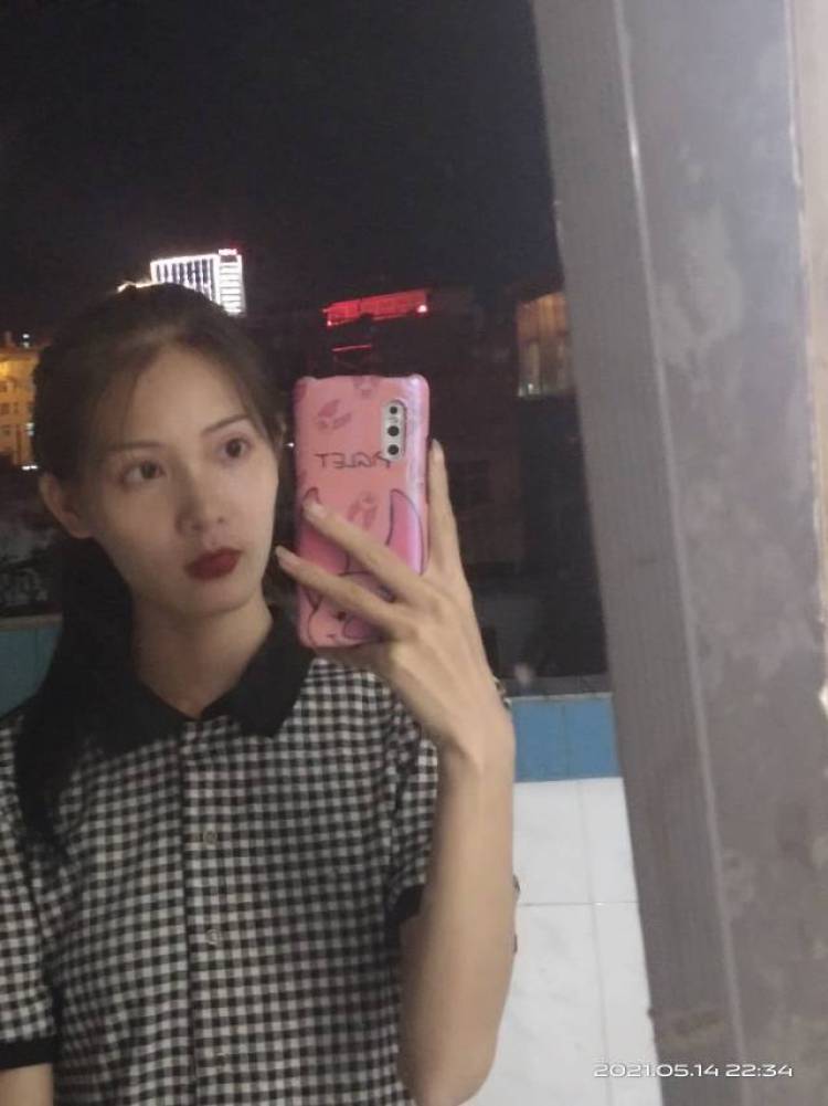 温存-贵州省·铜仁市·印江土家族苗族自治县-***-喜欢拍照，欢迎寄拍，也喜欢在某平台分享穿搭，店铺，视频，图片的形式都喜欢，欢迎合作