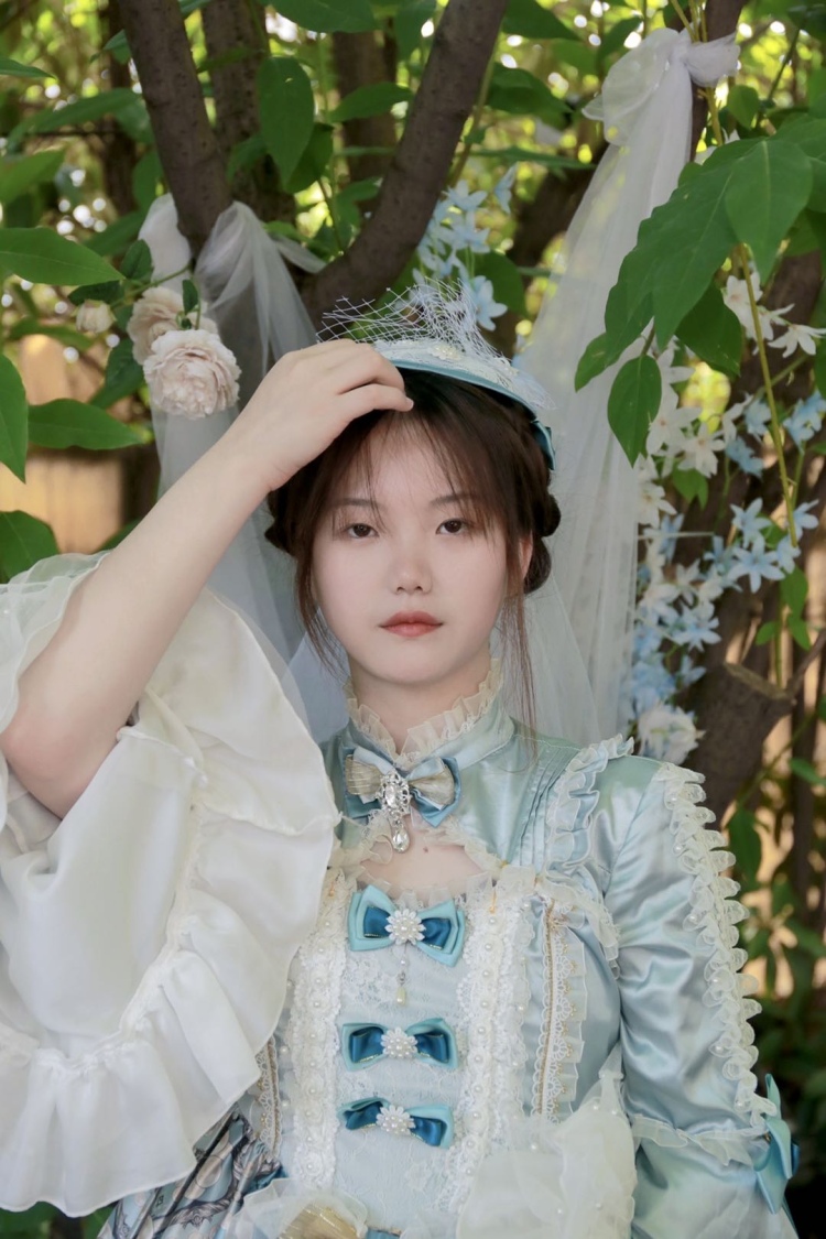 max-江西省·鹰潭市·月湖区-抖音 快手 微博 ***-本人喜欢拍照,手机单反都可以接受,身高160体重45公斤,可以接受送拍,空余时间比较多,欢迎合作