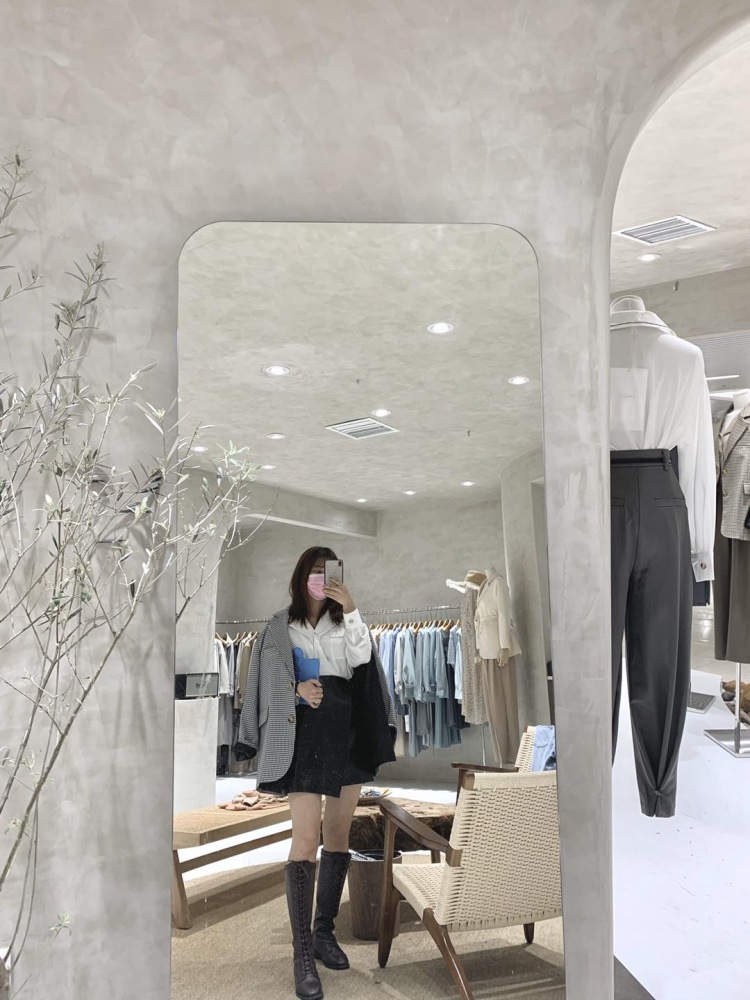 A小莫🎀-广东省·广州市·越秀区-抖音/***-喜欢网红探店,旅游,摄影,有需要寄拍或网红探店🉑️联系,饰品,彩妆,服装都🉑️,本人身高161体重96