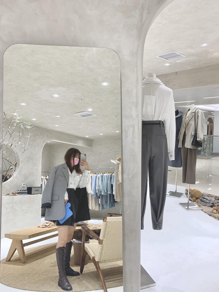 A小莫🎀-广东省·广州市·越秀区-抖音/***-喜欢网红探店,旅游,摄影,有需要寄拍或网红探店🉑️联系,饰品,彩妆,服装都🉑️,本人身高161体重96